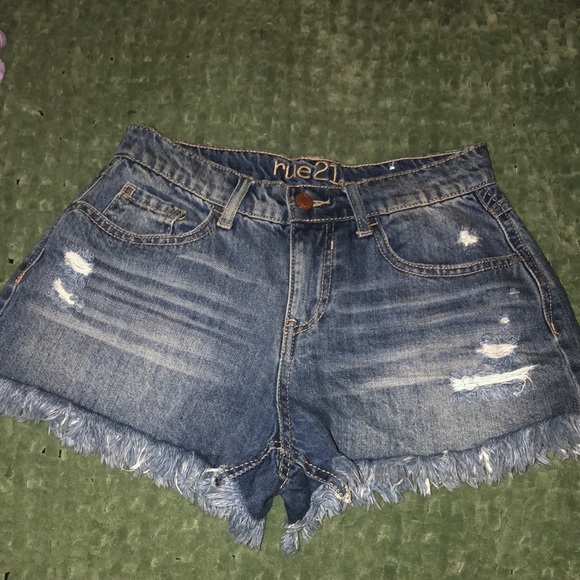 Medium wash ripped jean shorts - Picture 1 of 2